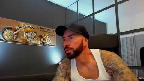 Snapshot of arongrant chatting on 10-08-25, 09:07 AronGrant online show from 10-08-25, 09:07