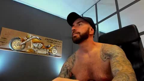 Snapshot of arongrant chatting on 10-13-25, 10:04 AronGrant online show from 10-13-25, 10:04