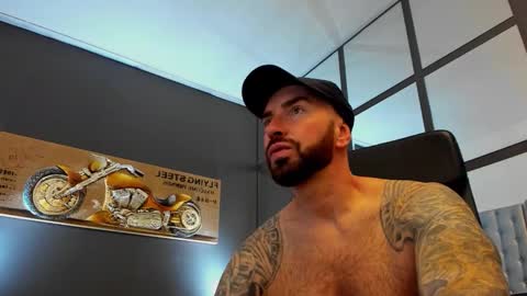 Snapshot of arongrant chatting on 10-16-25, 08:48 AronGrant online show from 10-16-25, 08:48