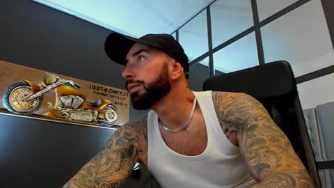 Snapshot of arongrant chatting on 11-02-25, 10:28 AronGrant online show from 11-02-25, 10:28