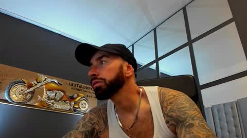 Snapshot of arongrant chatting on 11-05-25, 10:15 AronGrant online show from 11-05-25, 10:15