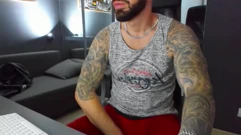 Snapshot of arongrant chatting on 11-07-25, 10:37 AronGrant online show from 11-07-25, 10:37