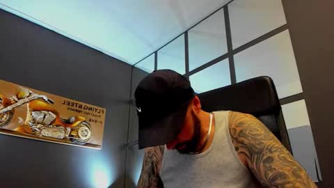 Snapshot of arongrant chatting on 12-04-25, 10:57 AronGrant online show from 12-04-25, 10:57