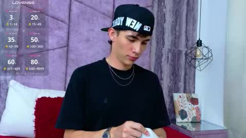 Snapshot of arontawers chatting on 05-11-26, 07:44 Arontawers online show from 05-11-26, 07:44
