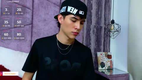 Snapshot of arontawers chatting on 05-14-26, 08:48 Arontawers online show from 05-14-26, 08:48