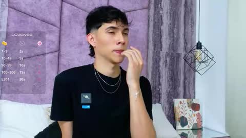 Snapshot of arontawers chatting on 05-19-26, 07:31 Arontawers online show from 05-19-26, 07:31