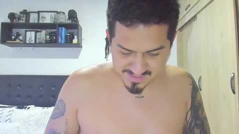 Snapshot of aronwilliams69 chatting on 10-28-25, 01:42 ARON  Independent model  online show from 10-28-25, 01:42