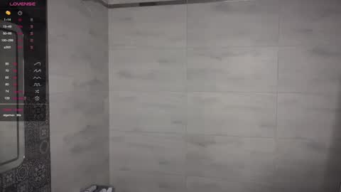 Snapshot of aronyou_win chatting on 01-11-25, 07:05 Aron and Phil solo online show from 01-11-25, 07:05