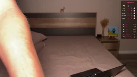 Snapshot of aronyou_win chatting on 10-17-25, 03:58 Aron and Phil solo online show from 10-17-25, 03:58