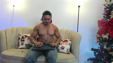 Snapshot of aroon_connor chatting on 11-16-25, 11:54 online show from 11-16-25, 11:54