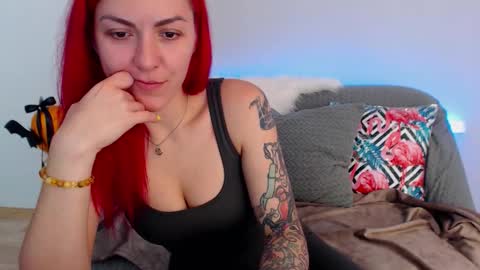 arri_ella online show from 10-24-25, 01:13