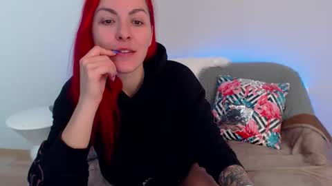 arri_ella online show from 11-20-25, 01:39