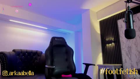    online show from 03-04-25, 01:55