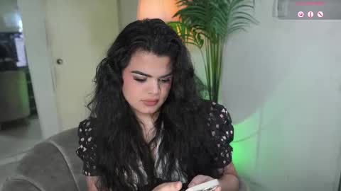 Chloe  online show from 10-12-25, 09:58