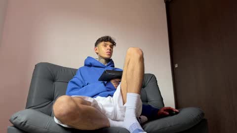   online show from 03-04-25, 07:11