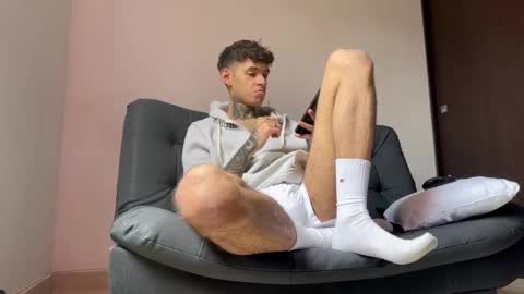   online show from 03-06-25, 08:16