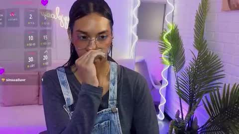 Snapshot of artemiss_tay chatting on 09-17-25, 07:37 artemiss_tay online show from 09-17-25, 07:37