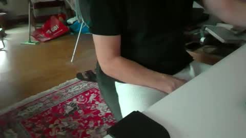 Snapshot of artesian99 chatting on 11-12-25, 08:04 artesian99 online show from 11-12-25, 08:04