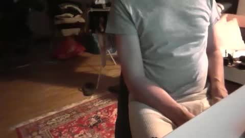 Snapshot of artesian99 chatting on 12-17-25, 06:03 artesian99 online show from 12-17-25, 06:03