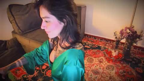 Snapshot of artgea chatting on 12-01-25, 02:05 Linda independent model artgeea online show from 12-01-25, 02:05