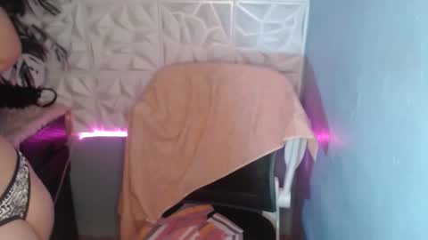 Snapshot of arthemist11 chatting on 10-09-25, 09:02 monica online show from 10-09-25, 09:02