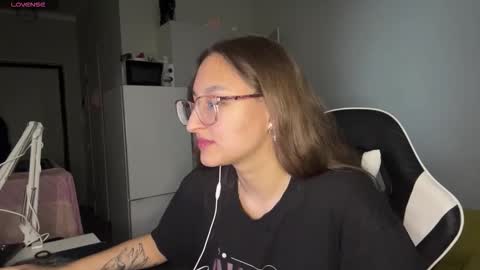 Mia  online show from 02-18-26, 03:52