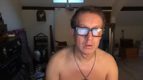 artisterotic online show from 12-21-25, 10:22