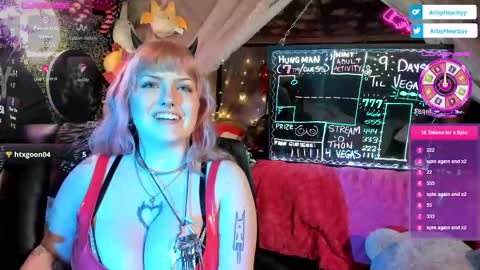 Snapshot of artsyheartsyy chatting on 03-06-26, 06:32 ArtsyHeartsyy online show from 03-06-26, 06:32