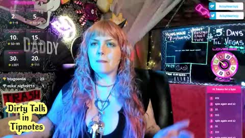 Snapshot of artsyheartsyy chatting on 03-10-26, 01:10 ArtsyHeartsyy online show from 03-10-26, 01:10