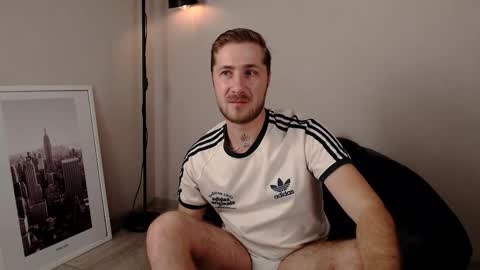 Snapshot of arturswan chatting on 12-14-25, 07:58 Artur Swan online show from 12-14-25, 07:58