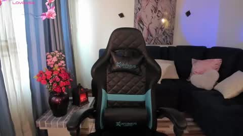 hellen online show from 01-15-25, 03:39