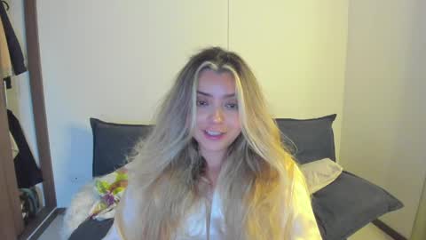 Snapshot of ary_cam230 chatting on 05-15-26, 11:01 Zahaara online show from 05-15-26, 11:01