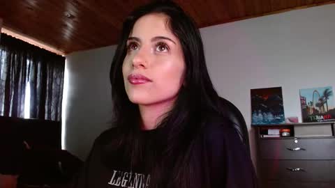   Independent Model online show from 11-19-25, 08:42