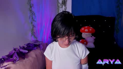 Snapshot of arya_line chatting on 02-15-25, 05:09 Arys online show from 02-15-25, 05:09