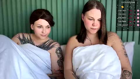 Arya brunett and Cassie blond online show from 09-22-25, 06:59