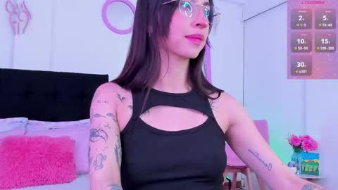 Snapshot of aryane_art_ chatting on 11-30-25, 04:22 carol online show from 11-30-25, 04:22