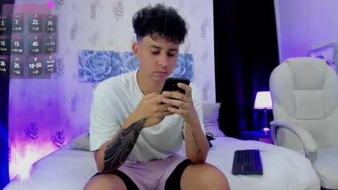 Snapshot of arzt_andy chatting on 01-19-25, 10:49 andy online show from 01-19-25, 10:49