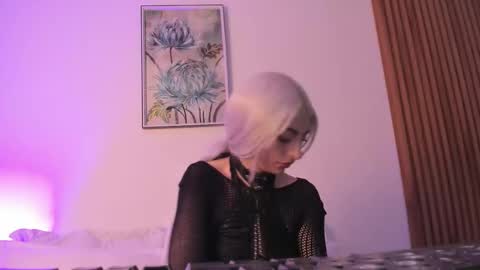 Snapshot of asamiyaeko_ chatting on 10-10-25, 02:05 Asami Yaeko              online show from 10-10-25, 02:05