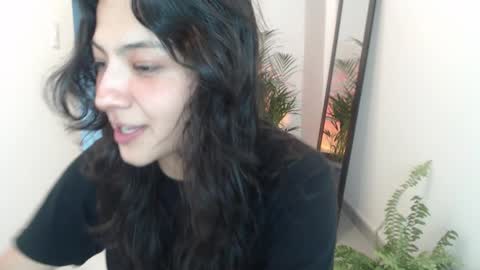Snapshot of asaray_t chatting on 03-15-26, 12:27 Saray online show from 03-15-26, 12:27