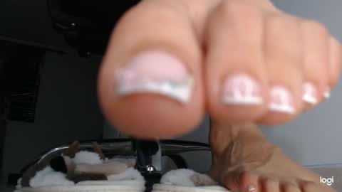 Snapshot of ash_nicefeet chatting on 02-15-25, 03:42 ashley online show from 02-15-25, 03:42