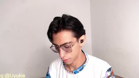 Snapshot of ash_v1 chatting on 10-30-25, 02:02 Ash online show from 10-30-25, 02:02