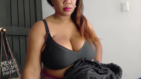 ashanty_1012 online show from 10-28-25, 04:09