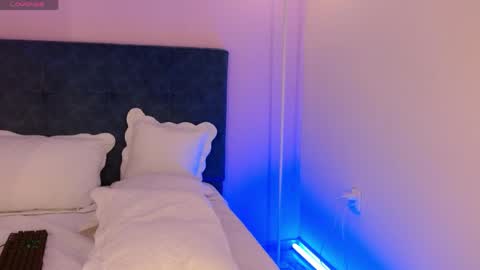 Ashely online show from 04-18-26, 07:07