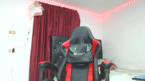 ashelyhots9inches online show from 02-08-26, 09:18