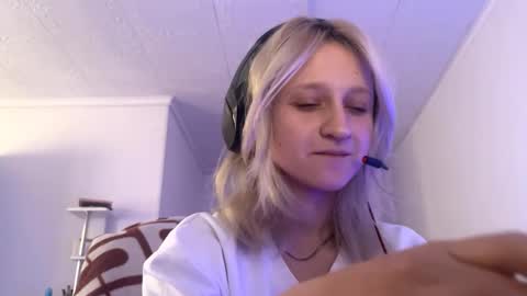 Snapshot of ashelyparcell chatting on 12-01-25, 07:57 July online show from 12-01-25, 07:57