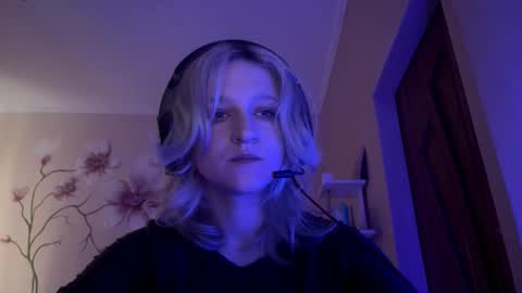 Snapshot of ashelyparcell chatting on 12-15-25, 07:12 July online show from 12-15-25, 07:12