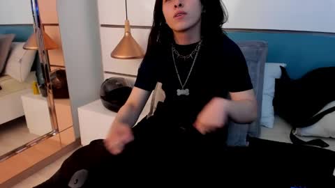 Ashkoreh online show from 05-18-26, 07:09