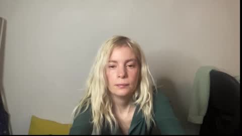 Ashlee online show from 01-14-26, 03:23