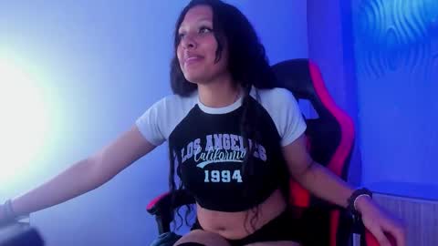 Snapshot of ashley17_ chatting on 11-25-25, 08:09 ashley17_ online show from 11-25-25, 08:09