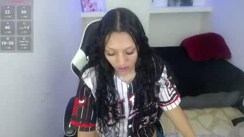 Snapshot of ashley17_ chatting on 12-21-25, 02:08 ashley17_ online show from 12-21-25, 02:08